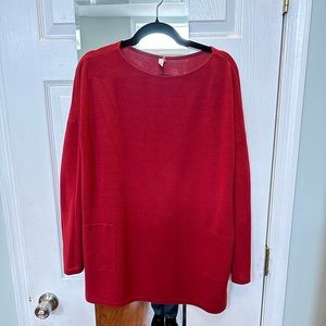 Glam red tunic long sleeve shirt with side pockets size small